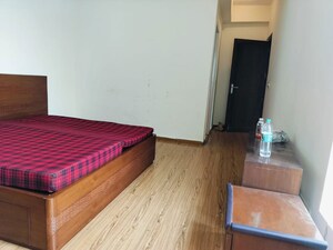 Bedroom in 4 BHK Apartment at DLF The Icon, Dlf Phase V – for Rent