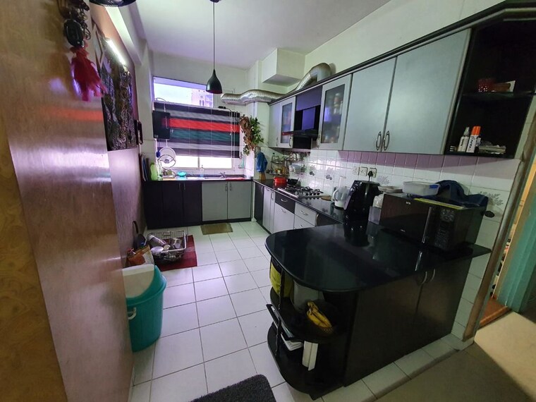 Team Area, dlf-the-wellington-estate 3 Bedroom 1450 Sq.Ft. Apartment In Dlf Phase V Gurgaon 10613010