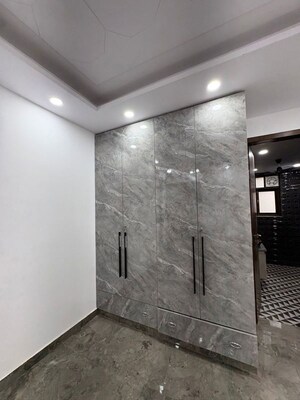 Room in 3 BHK Builder Floor at Rajouri Garden – for Rent