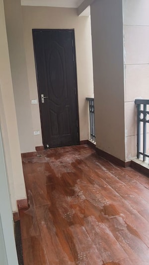 Room in 2 BHK Apartment at Eiffel Vivassa Estate, Bagiamau – for Rent