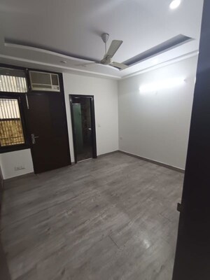 Room in 3 BHK Builder Floor at Naraina – for Sale