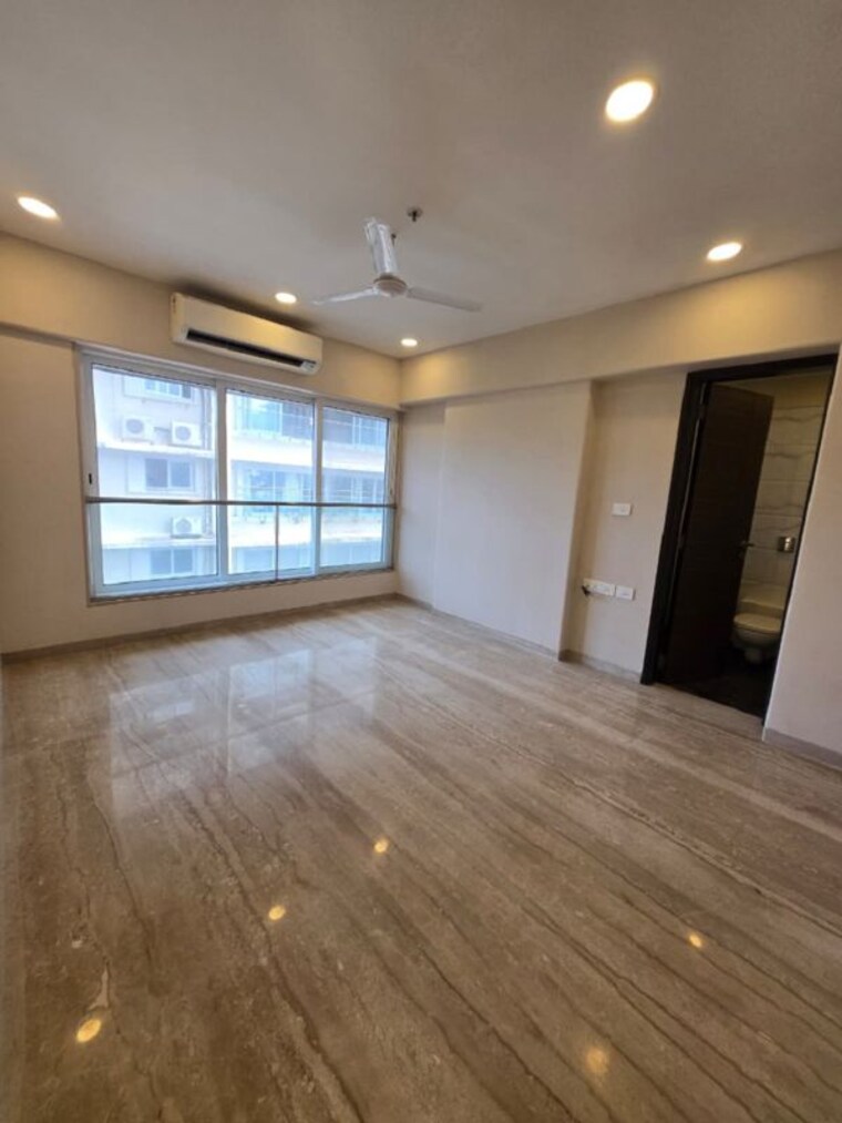 Room, bandra west 2 Bedroom 700 Sq.Ft. Apartment In Bandra West Mumbai 10613017