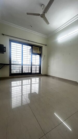 Room in 2 BHK Apartment at K Raheja Heights, Malad East – for Rent