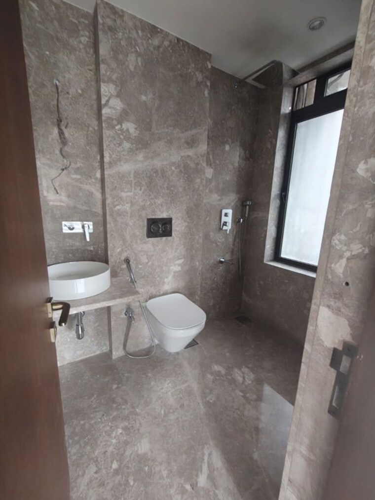 Bathroom, khar west 4 Bedroom 1722 Sq.Ft. Apartment In Khar West Mumbai 10613032