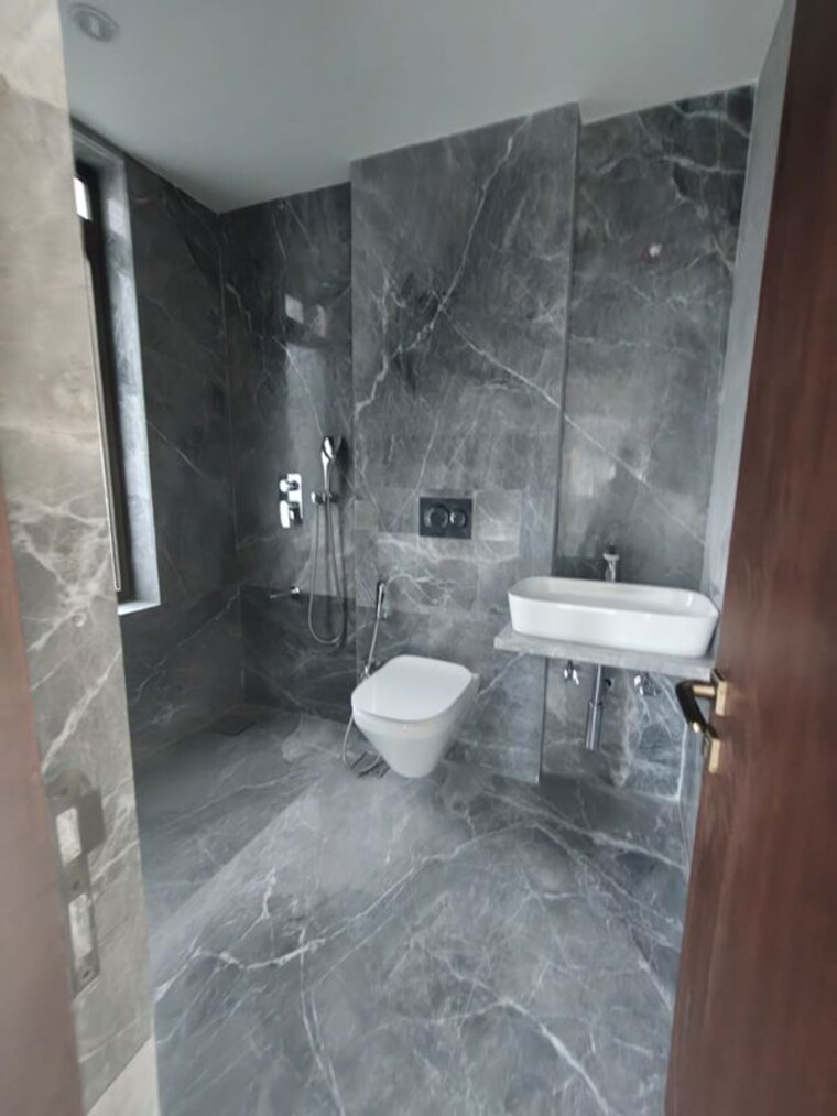 Bathroom, khar west 4 Bedroom 1722 Sq.Ft. Apartment In Khar West Mumbai 10613032
