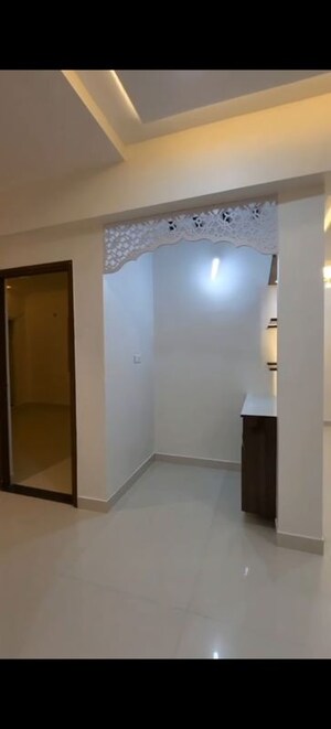 Room in 2.5 BHK Apartment at Aurobindo The Regent, Kondapur – for Rent