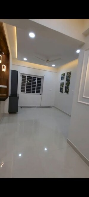 Room in 2.5 BHK Apartment at Aurobindo The Regent, Kondapur – for Rent