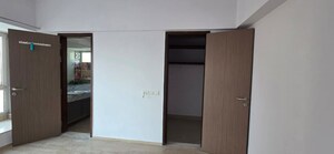 Room in 3 BHK Apartment at DB Woods, Goregaon East – for Rent