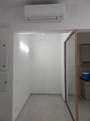 Bathroom in 2.5 BHK Builder Floor at Smart World Orchard, Sector 61 – for Rent