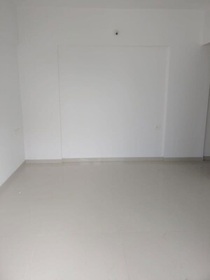 Room in 3 BHK Apartment at Anshul Eva, Bavdhan – for Rent