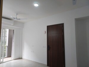 Room in 3 BHK Builder Floor at Smart World Orchard, Sector 61 – for Rent