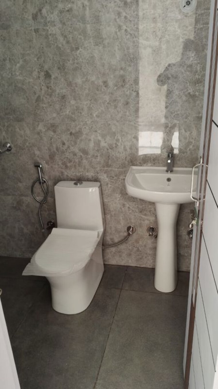 Bathroom, doon vihar 2 Bedroom 1250 Sq.Ft. Builder Floor In Doon Vihar Dehradun 10613100