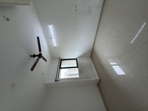 Master Bedroom in 2.5 BHK Apartment at Lodha Downtown, Dombivli East – for Rent