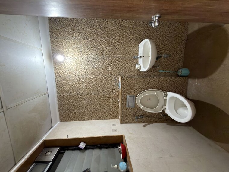 Bathroom, lodha-downtown 2.5 Bedroom 689 Sq.Ft. Apartment In Dombivli East Thane 10613088
