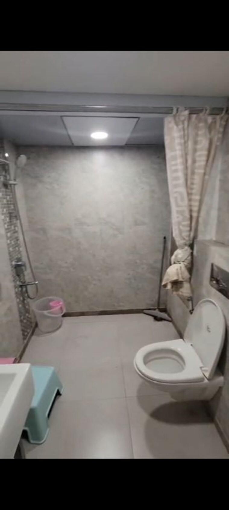 Bathroom, dheeraj-insignia 4 Bedroom 1500 Sq.Ft. Apartment In Bandra East Mumbai 10613067