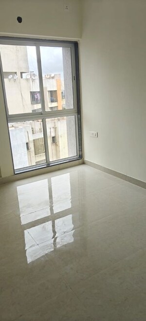 Room in 1 BHK Apartment at Vijay Orovia, Ghodbunder Road – for Rent