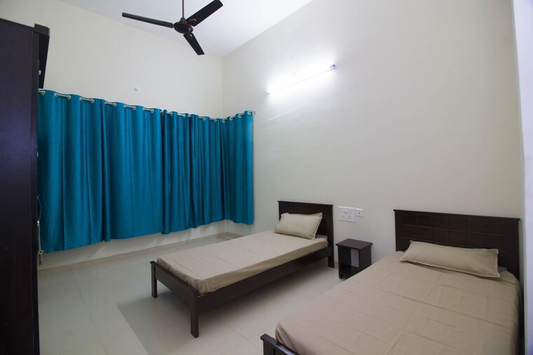 Bedroom, goregaon east Pg For Boys In Goregaon East 10613101