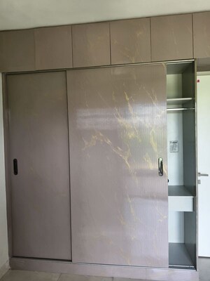 Furnished Amenities in 3 BHK Apartment at Signature Global City, Sector 37d – for Rent