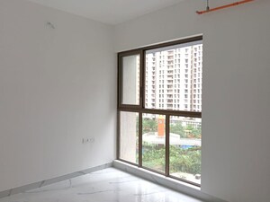 Room in 1 BHK Apartment at Lodha Amara, Kolshet Road – for Rent