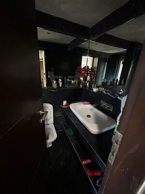 Team Area in 3 BHK Apartment at RNA Continental, Chembur – for Rent