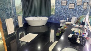Team Area in 3.5 BHK Apartment at Jaypee Imperial Court, Sector 128 – for Rent