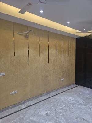 Building Lobby in 3 BHK Builder Floor at Sector 7 – for Rent