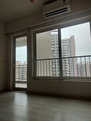Room in 3.5 BHK Apartment at SS The Coralwood, Sector 84 – for Rent