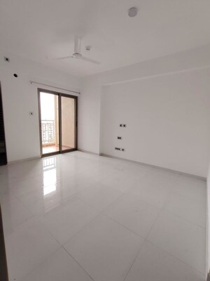 Room in 3.5 BHK Apartment at Bramhacorp The Collection, Kalyani Nagar – for Sale