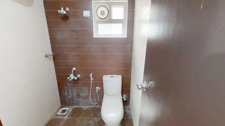 Bathroom, shriram-sameeksha 3 Bedroom 1260 Sq.Ft. Apartment In Jalahalli Bangalore 10613267