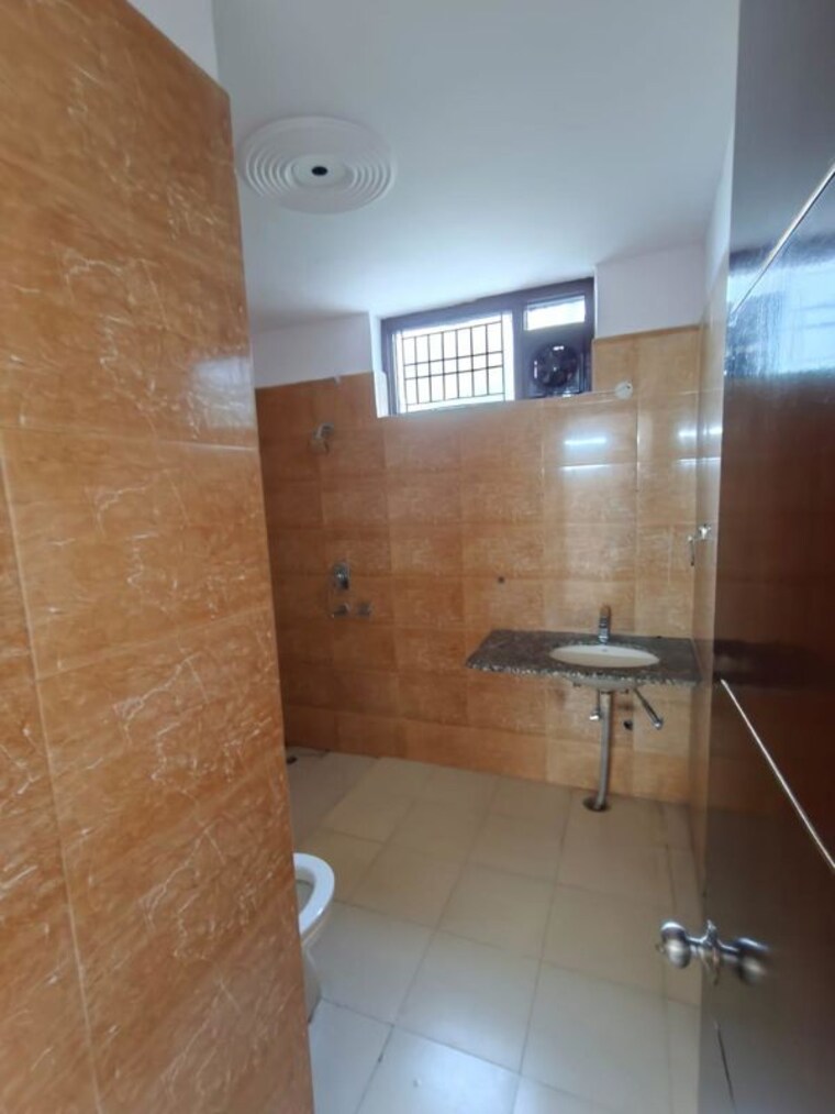 Kitchen, sector 9 2.5 Bedroom 263 Sq.Yd. Builder Floor In Sector 9 Gurgaon 10613277