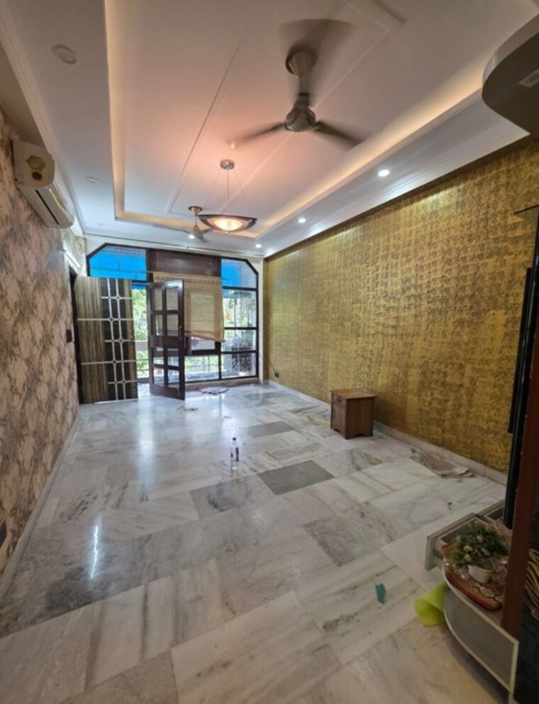 Room, chittaranjan park 3 Bedroom 1500 Sq.Ft. Builder Floor In Chittaranjan Park Delhi 10613331