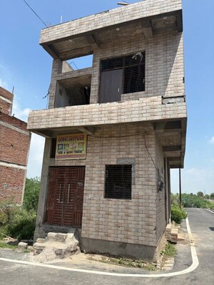 Independent House For Sale in Lal Bangla 