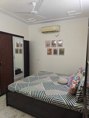 Bedroom in 3 BHK Builder Floor at Sector 47 – for Rent