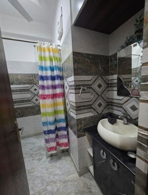 Parking in 3 BHK Builder Floor at Chittaranjan Park – for Rent