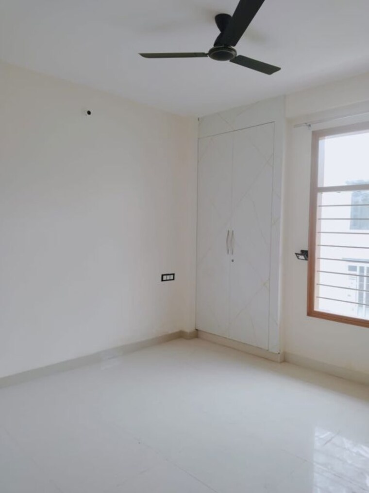 Room, sector 47 2 Bedroom 1200 Sq.Ft. Builder Floor In Sector 47 Gurgaon 10613390