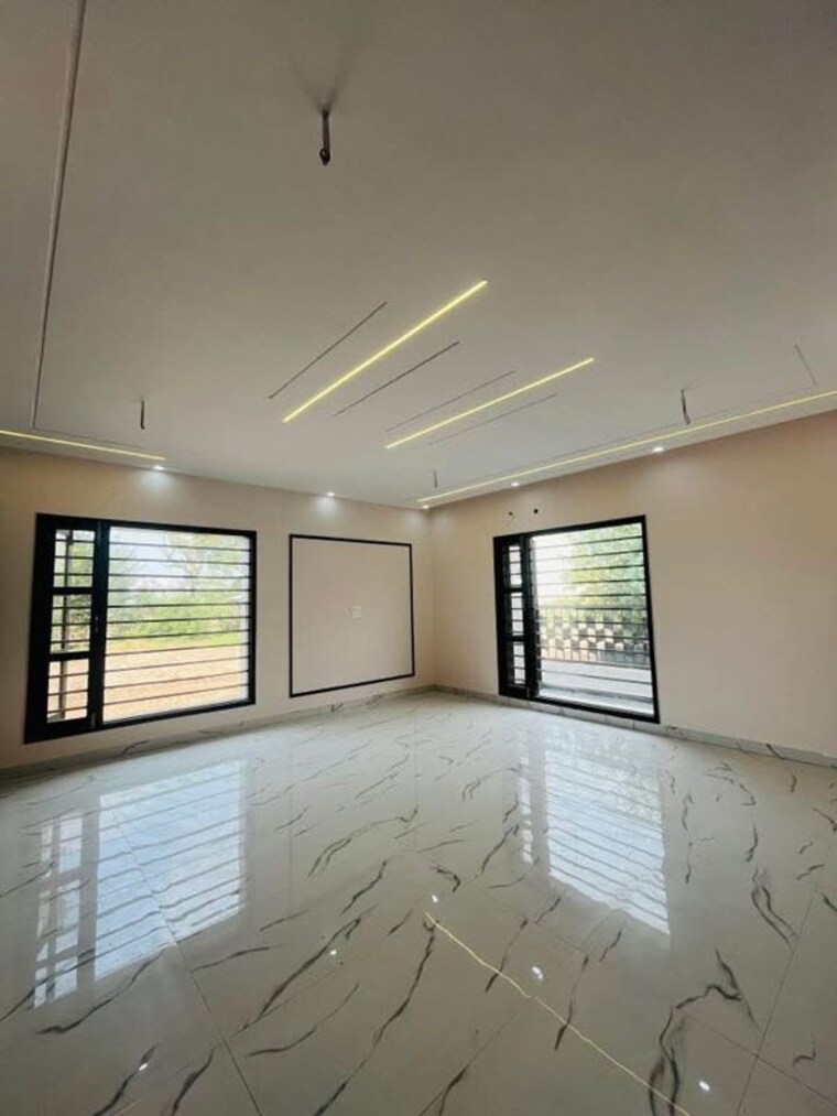 Kitchen, chittaranjan park 3 Bedroom 233 Sq.Yd. Builder Floor In Chittaranjan Park Delhi 10613428