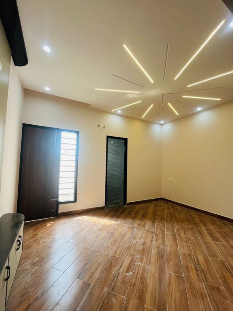 Bedroom, chittaranjan park 3 Bedroom 233 Sq.Yd. Builder Floor In Chittaranjan Park Delhi 10613428