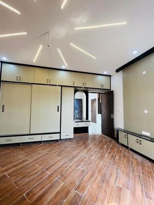 Room in 3 BHK Builder Floor at Chittaranjan Park – for Sale