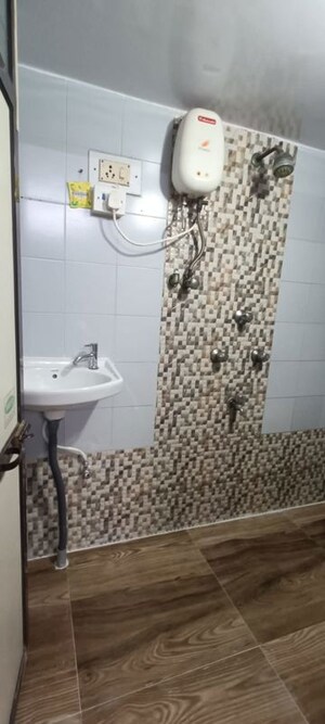 Bathroom in 1 BHK Apartment at Silver Avenue, Santacruz East – for Rent