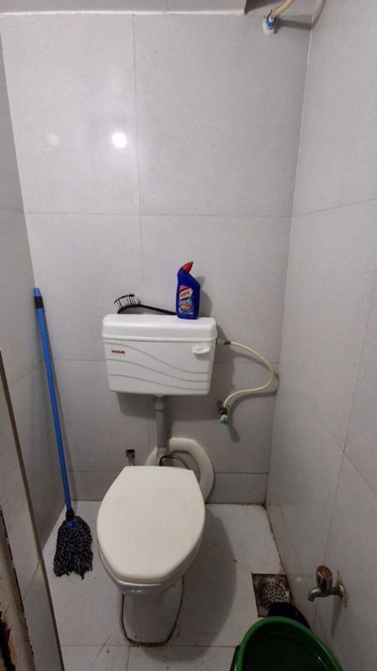 Bathroom, ahmedabad rajkot highway Commercial Office Space 860 Sq.Ft. In Ahmedabad   Rajkot Highway Ahmedabad 10586481