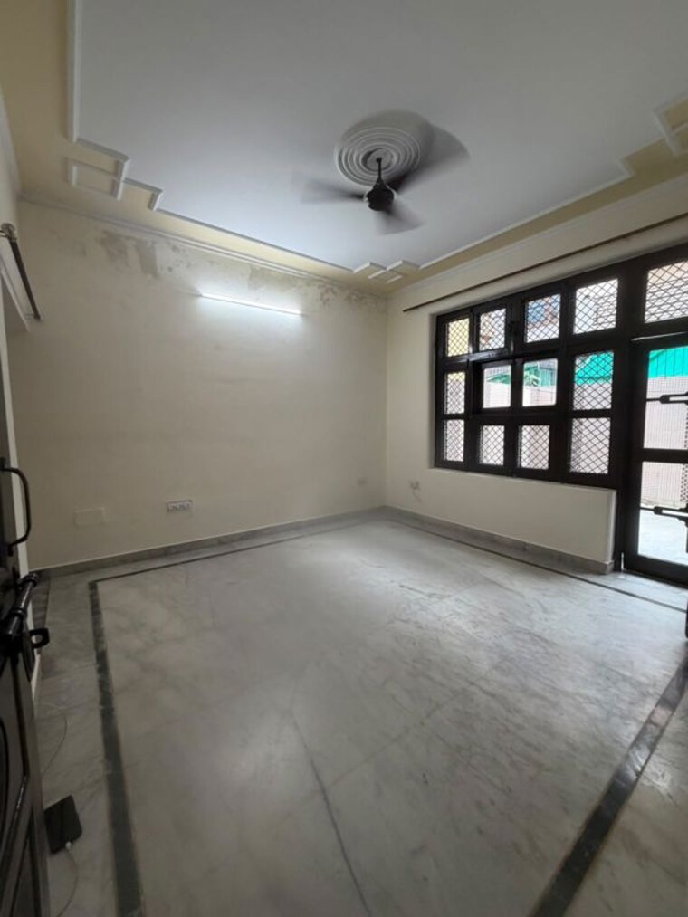 Room, sector 15 3 Bedroom 2300 Sq.Ft. Builder Floor In Sector 15 Gurgaon 10613474