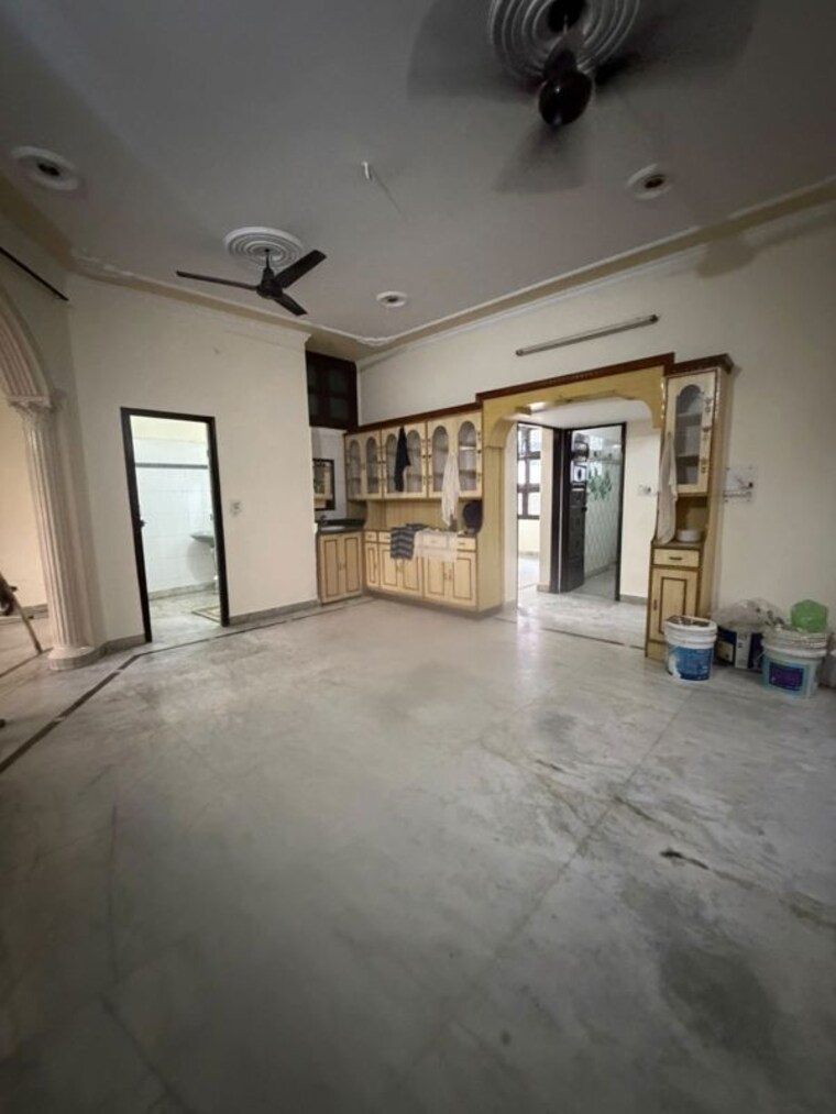 Room, sector 15 3 Bedroom 2300 Sq.Ft. Builder Floor In Sector 15 Gurgaon 10613474