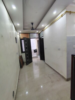 Room in 2 BHK Builder Floor at Sant Nagar – for Rent