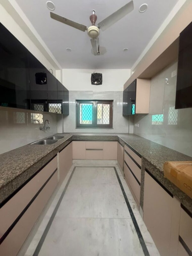 Kitchen, sector 15 3 Bedroom 2100 Sq.Ft. Builder Floor In Sector 15 Gurgaon 10613688