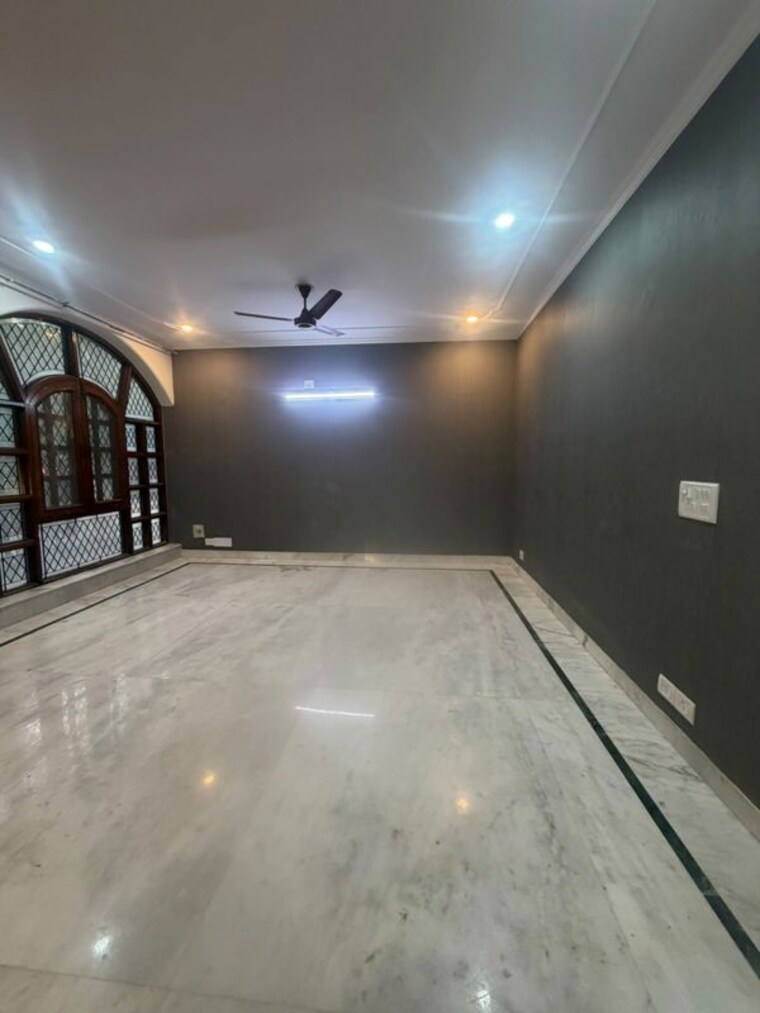 Room, sector 15 3 Bedroom 2100 Sq.Ft. Builder Floor In Sector 15 Gurgaon 10613688