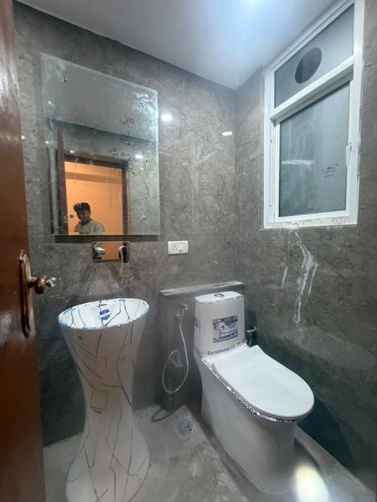 Bathroom, sector 15 3 Bedroom 2100 Sq.Ft. Builder Floor In Sector 15 Gurgaon 10613688