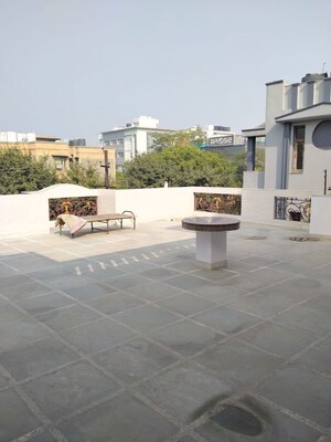 Parking in 3 BHK Villa at Sector 50 – for Rent