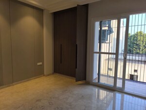 Room in 3 BHK Builder Floor at Saket – for Rent