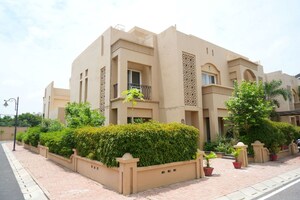 5 BHK Villa – Exterior View View at Shalimar Garden Bay Heights, Iim Road - for Rent