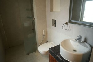Bathroom in 5 BHK Villa at Shalimar Garden Bay Heights, Iim Road – for Rent